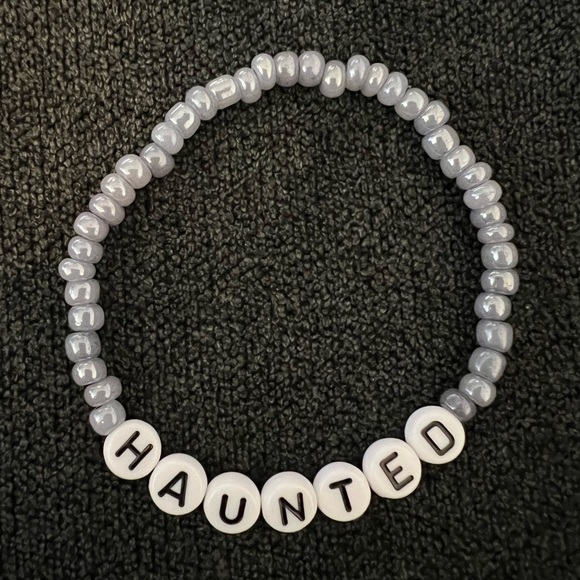 Taylor Swift Haunted friendship bracelet - Picture 1 of 1